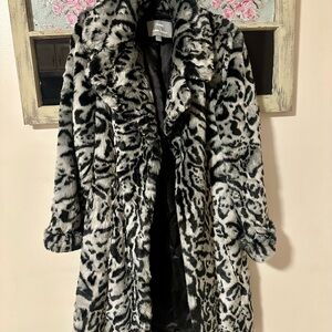 Dennis Basso Black and White Leopard Print Teddy Jacket